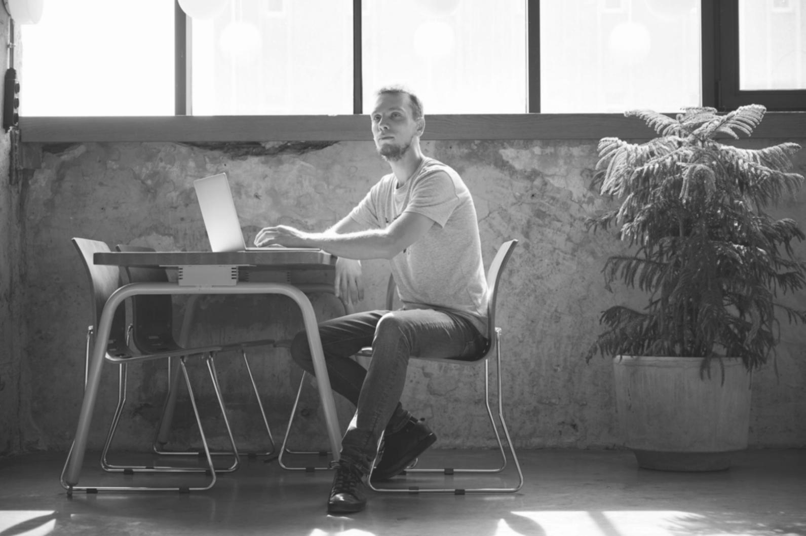 Moderne Lernumgebung für Finanzanalyse